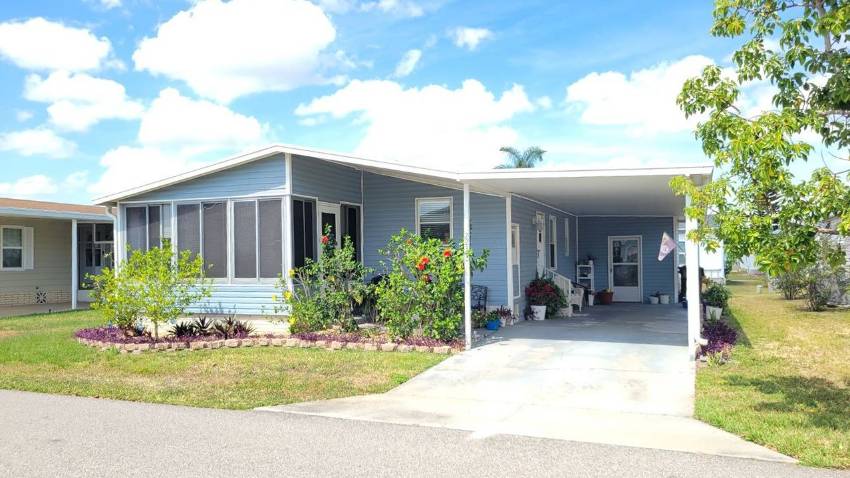 Lake Wales, FL Mobile Home for Sale located at 2233 Parrot Place Tower Lakes